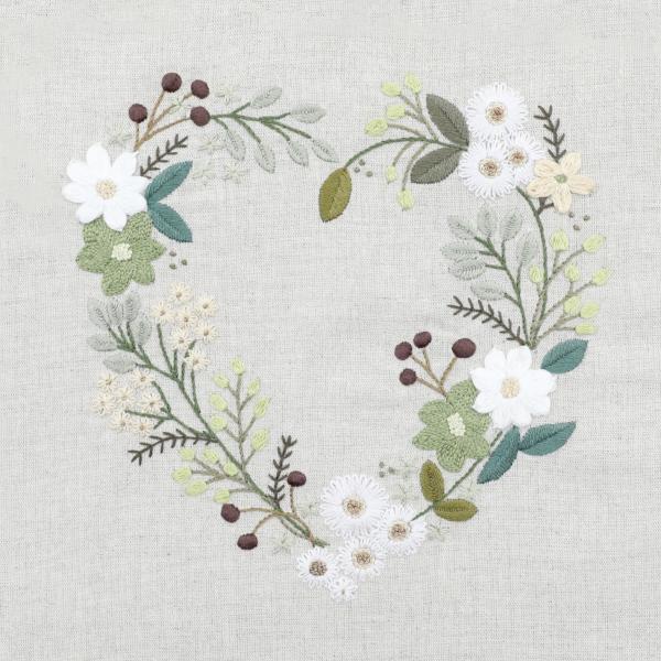 Un chat dans l'aiguille - Spring Petals (April Embroidered Heart) (Code: C-04417)