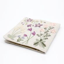 Un chat dans l'aiguille - Spring needle case (Code: C-08852)