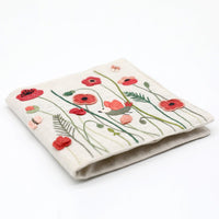 Un chat dans l'aiguillle - Needle case poppies