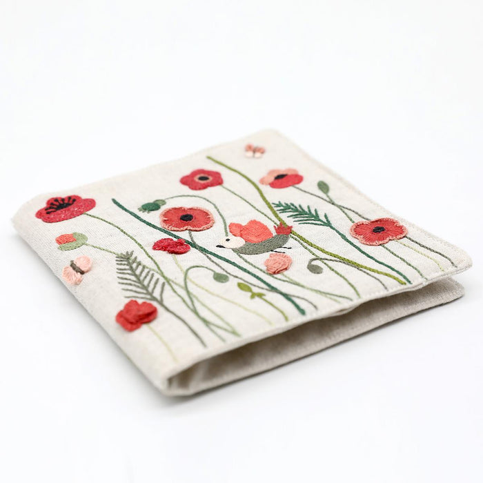 Un chat dans l'aiguillle - Needle case poppies
