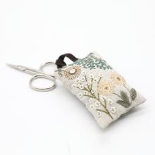 Un chat dans l'aiguille - Key holder - 20 years (Code: C-09011)