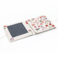 Un chat dans l'aiguille - Floral needles books - Coral (Code: C-09919)