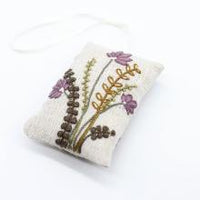 Un chat dans l'aiguille - Cyrielle cushion - C-09957