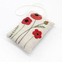 Un Chat dans l'aiguille - Coquelicots Cushion - C-09959