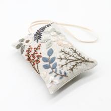Un Chat dans l'aiguille - Nomade Anouk Cushion - C-09962