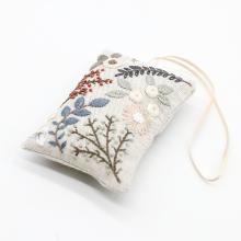 Un Chat dans l'aiguille - Nomade Anouk Cushion - C-09962