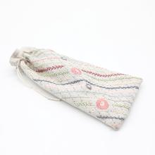 Un chat dans l'aiguille - Floral case for glasses or phone (Code: C-09981)