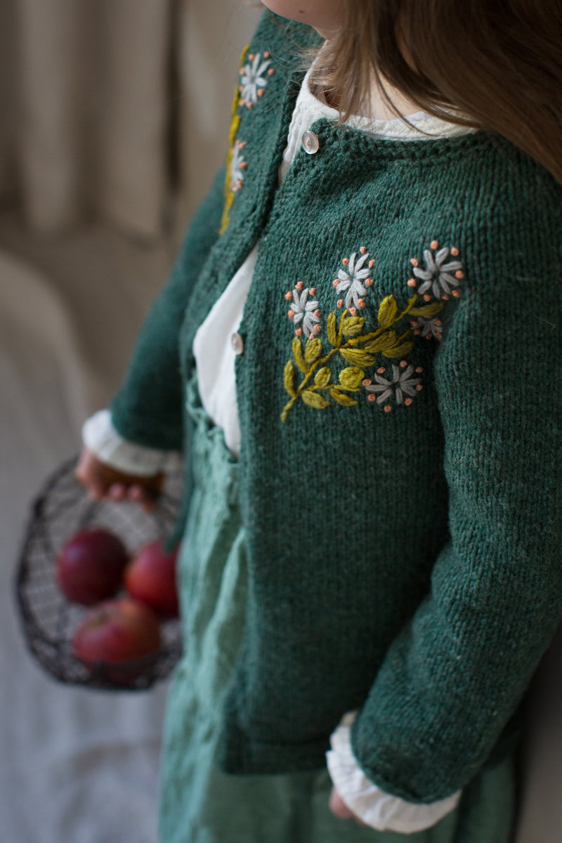 Laine Publishing - Embroidery On Knits