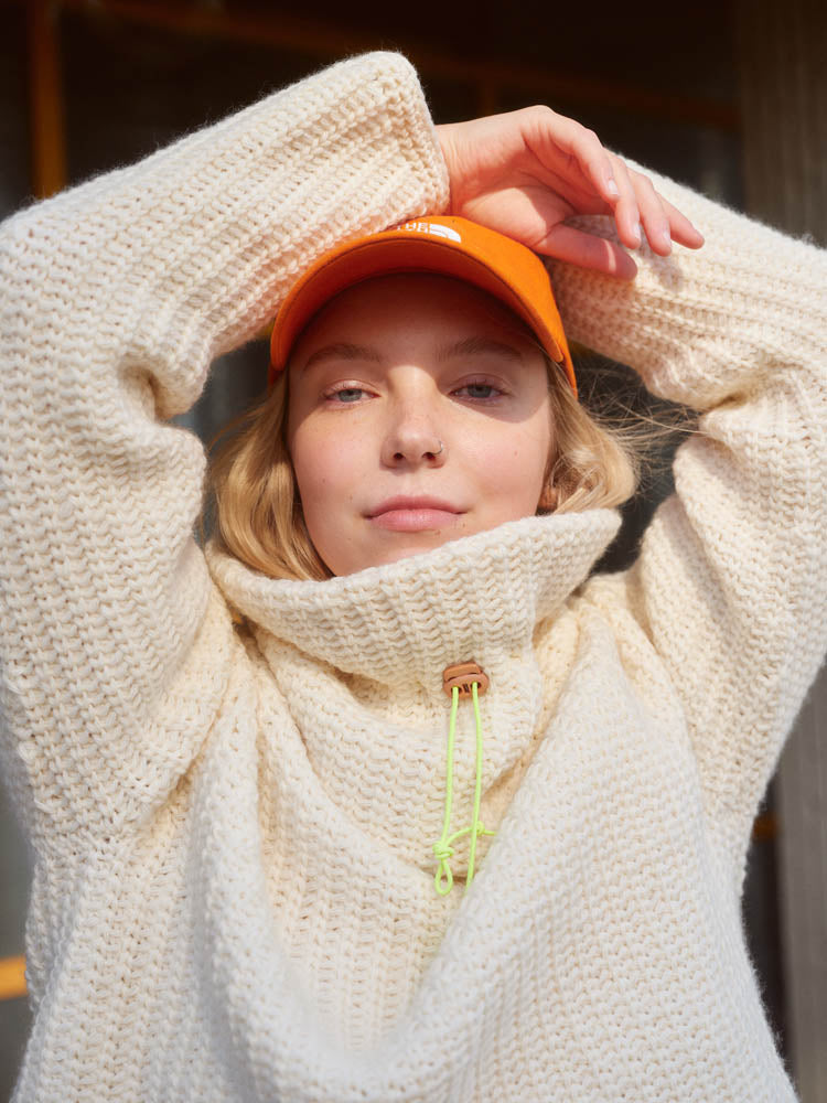 Laine Publishing - Hook Out! by Molla Mills