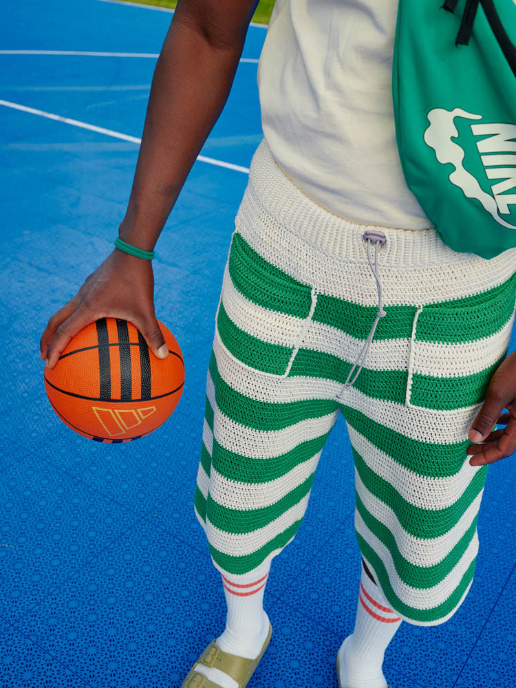 Laine Publishing - Hook Out! by Molla Mills