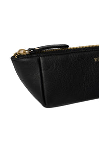 RE:DESIGNED - Project 12 - triangular leather case for knitting needles and crochet hooks with a golden YKK zipper.