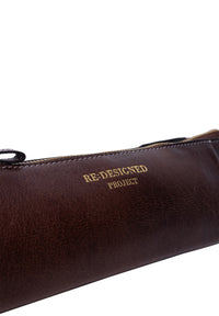 RE:DESIGNED - Project 12 - triangular leather case for knitting needles and crochet hooks with a golden YKK zipper.