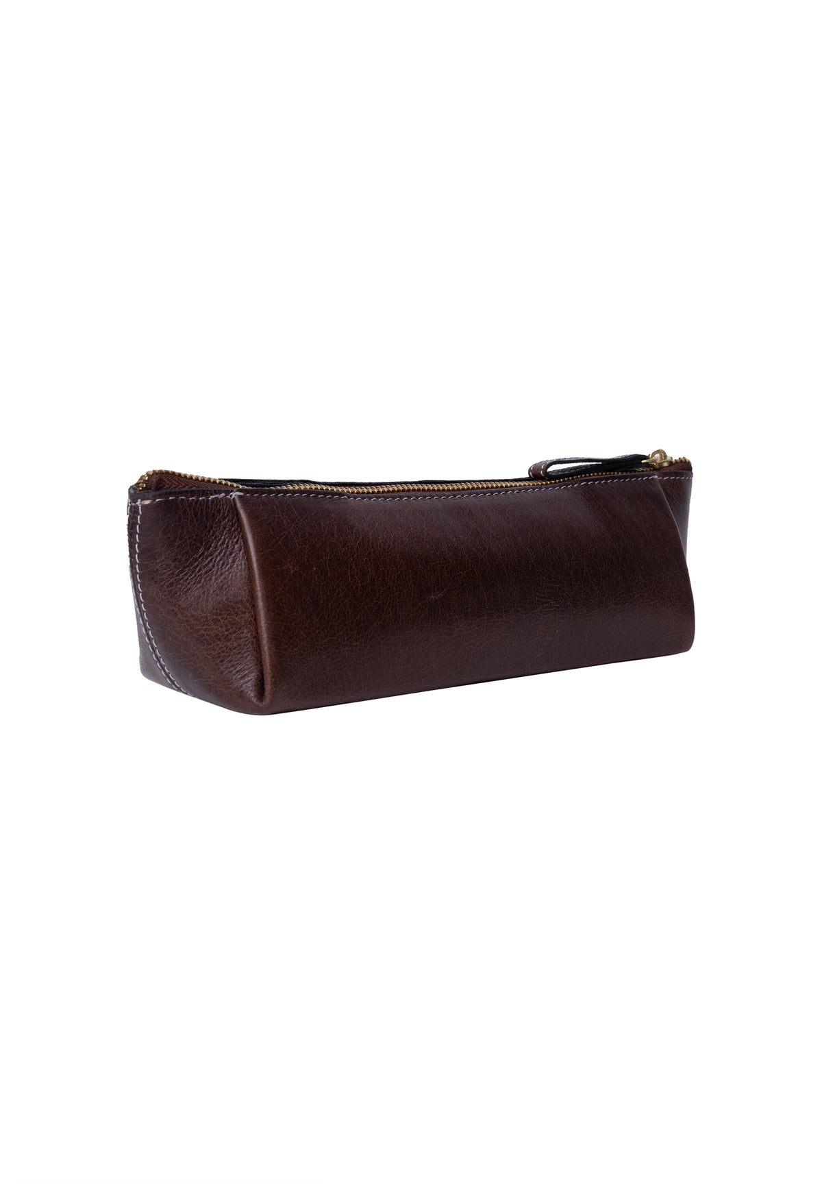 RE:DESIGNED - Project 12 - triangular leather case for knitting needles and crochet hooks with a golden YKK zipper.