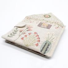 Un Chat dans L'Aiguille - La maison des Brodeuses SAL