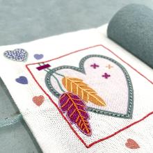 Un chat dans l'aiguille - Embroidery Kit - My embroidery book - Special for children